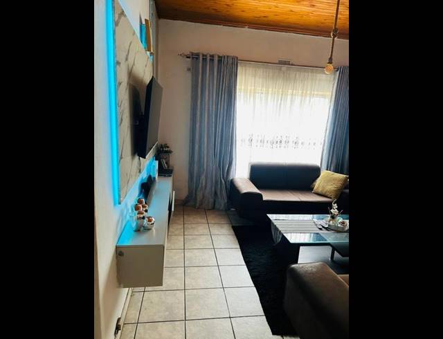 3 BEDROOM HOUSE FOR SALE IN VANDERBIJLPARK CE 1